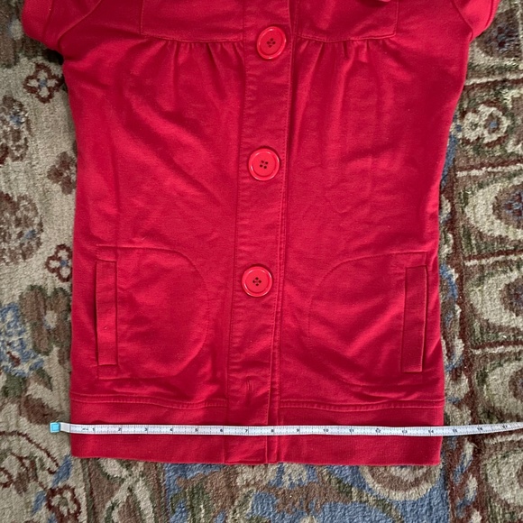 Red Short Sleeved Sweatshirt with Hood Buttons and Gathering - Picture 16 of 16